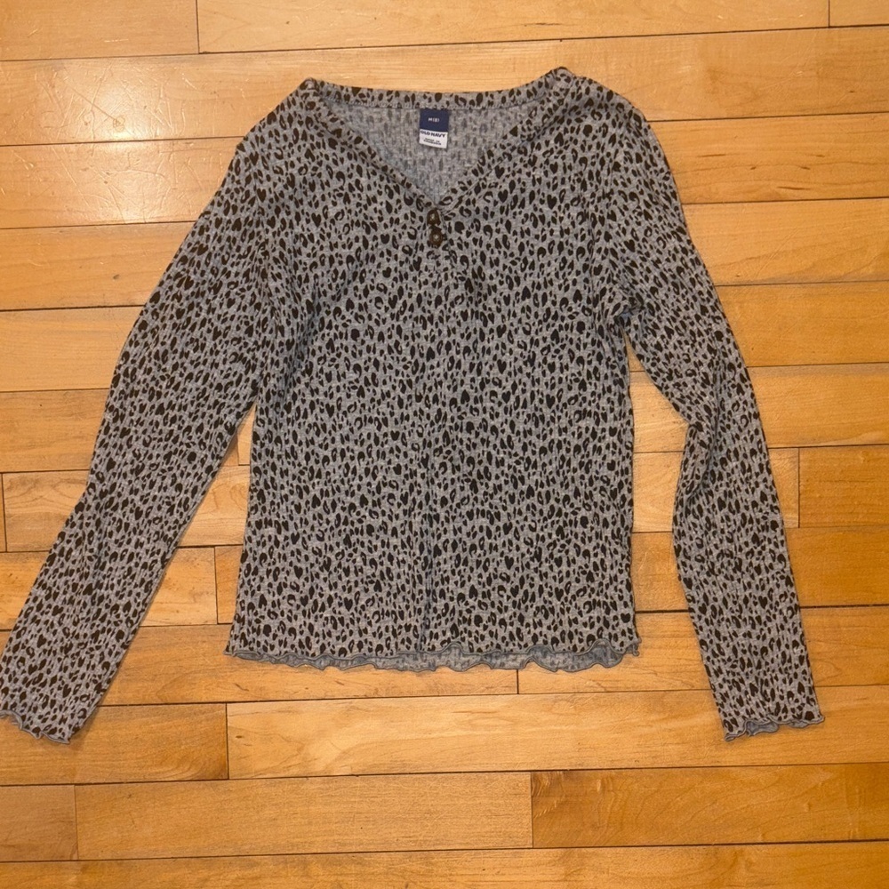 Old Navy Leopard Print Long Sleeve Tee